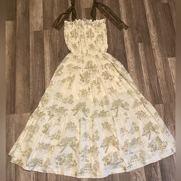 En Saison Cream and Green Printed Maxi Dress - Picture 2 of 7